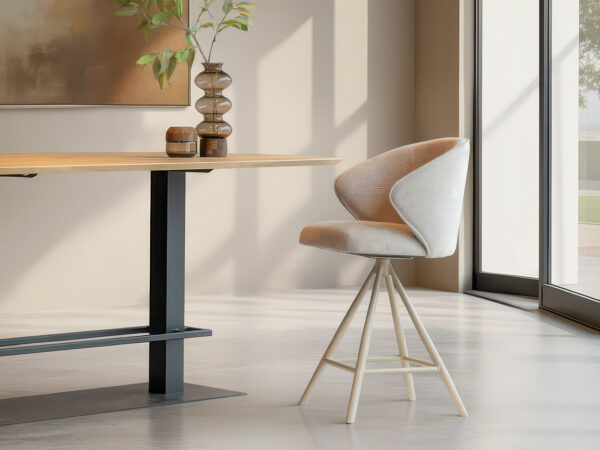 01-Barkruk-Stavanger-mito-beige-poot-i-draai-metaalkleur-magnum-scaledkpie