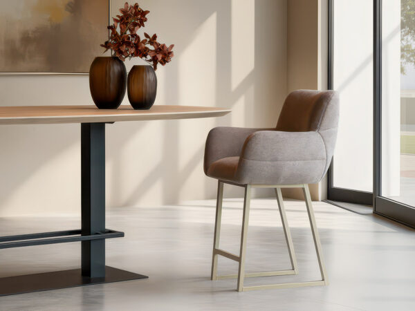 01-Barkruk Stordal - rimo taupe - onderstel p - metaalkleur magnum